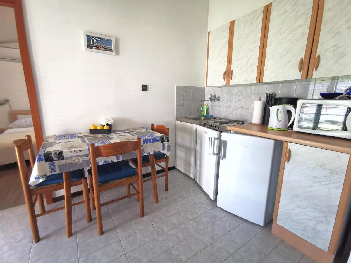 Apartmani Andrea Pula Eksteriør billede